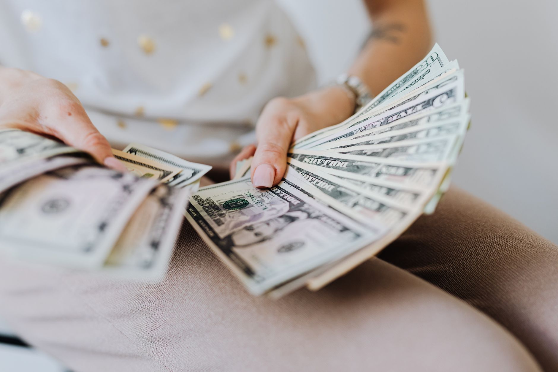 Businesswoman structuring modern investment avenues